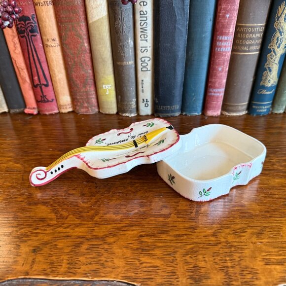 Vintage Violin Trinket Box Made in England "Freind of all/Freind of no one" - Picture 7 of 17